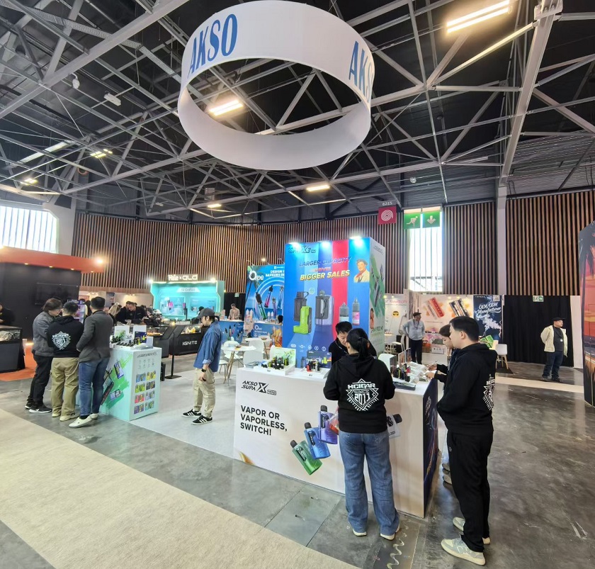 AKSO оставляет свой след на VAPEXPO PARIS 2026 благодаря инновационному бренду